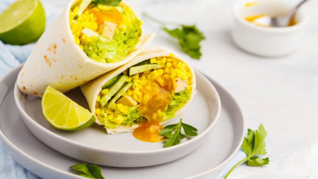 Burrito con Bulgur, Curcuma e Avocado - Burrito con Bulgur, Curcuma e Avocado