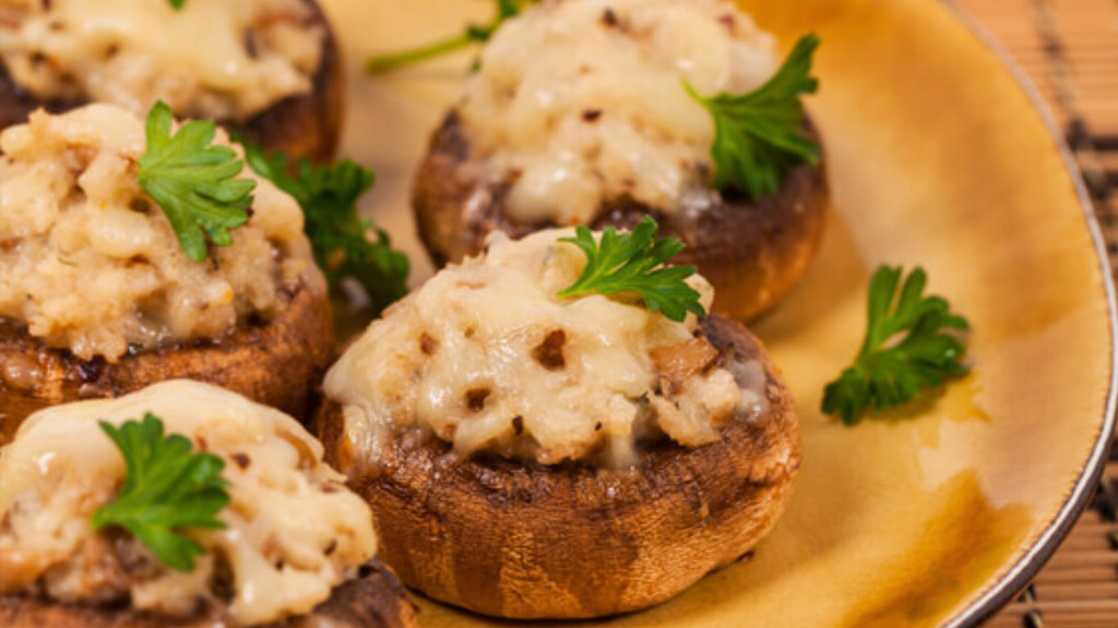 Funghi ripieni con salsicce - Funghi ripieni con salsicce