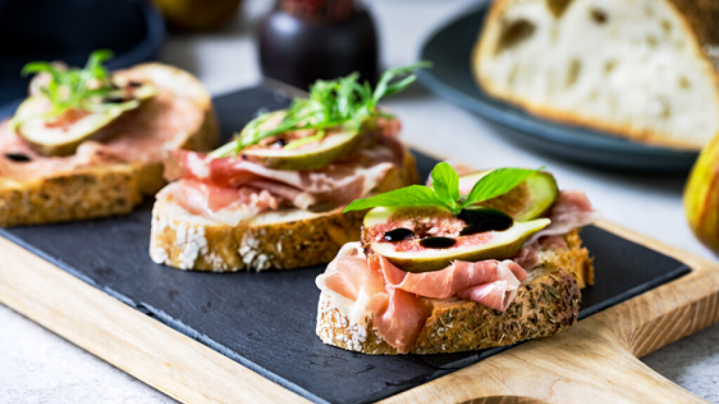 Crostini con fichi e prosciutto crudo - crostini-fichi-crudo