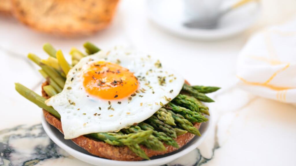 Friselle con Asparagi e uova - Friselle con Asparagi e uova