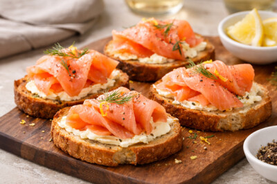Crostini al Burro Salato & Salmone Affumicato - crostini-burro-salmone.jpg