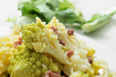 Farfalle con Broccolo Romanesco e Speck - romano-ricetta